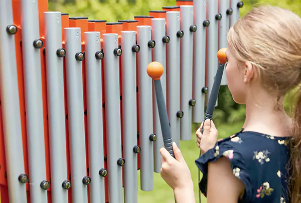 Hank Play är här för att introducera barns slagverksinstrument